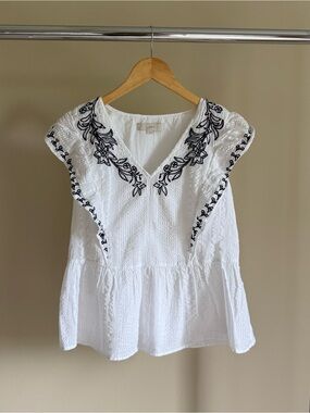 LOFT White V-Neck Peplum Top with Dark Blue Floral Embroidery